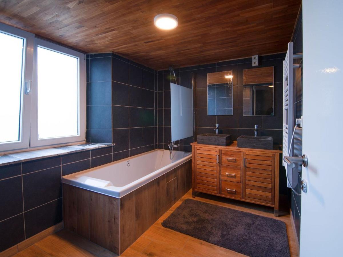 Very Spacious House With Sauna Spa And Countryside Views Gouvy Ngoại thất bức ảnh
